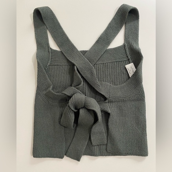 Aritzia Cayenne Top - Picture 3 of 8